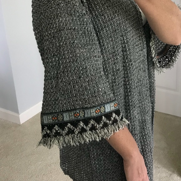 ❤️1 Large❤️Grey Open Cardi with Sleeve Detailing - Picture 6 of 6